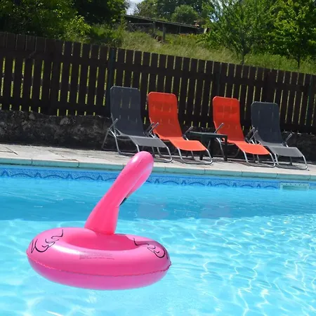 Character 2 Bed Within Walking Distance Of Bar/restaurants بيت للعطل Piégut-Pluviers