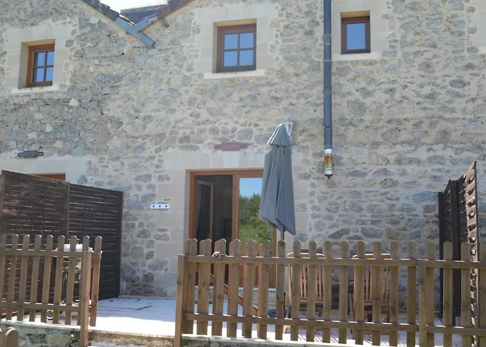 Character 2 Bed Within Walking Distance Of Bar/restaurants